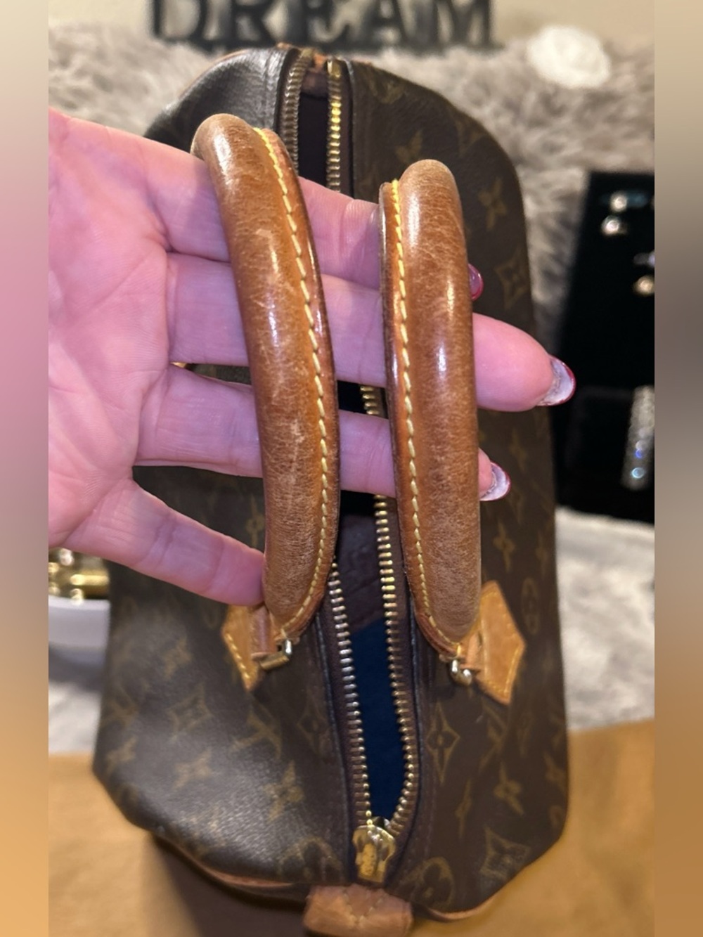 Louis Vuitton Monogram Speedy 25 - Picture 5 of 11